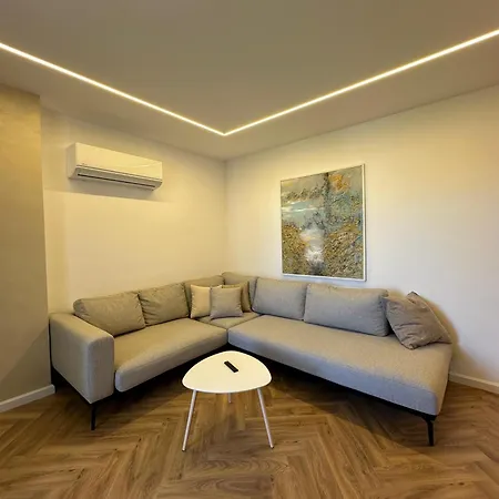 Golden Shore Apartament