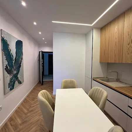 Brand New * Golem (Tirana)